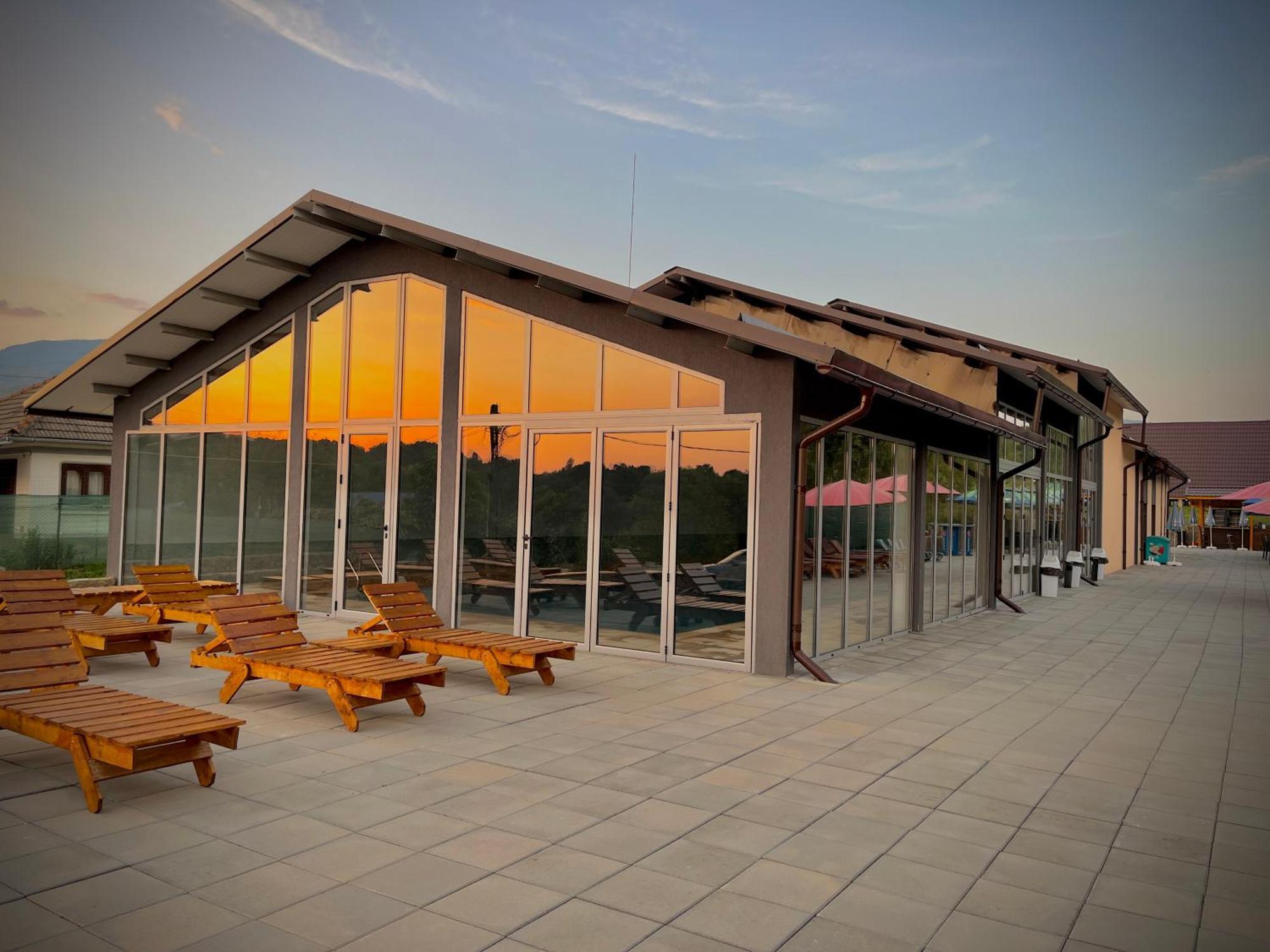 Hotel Aquacool Crasna  Exterior foto